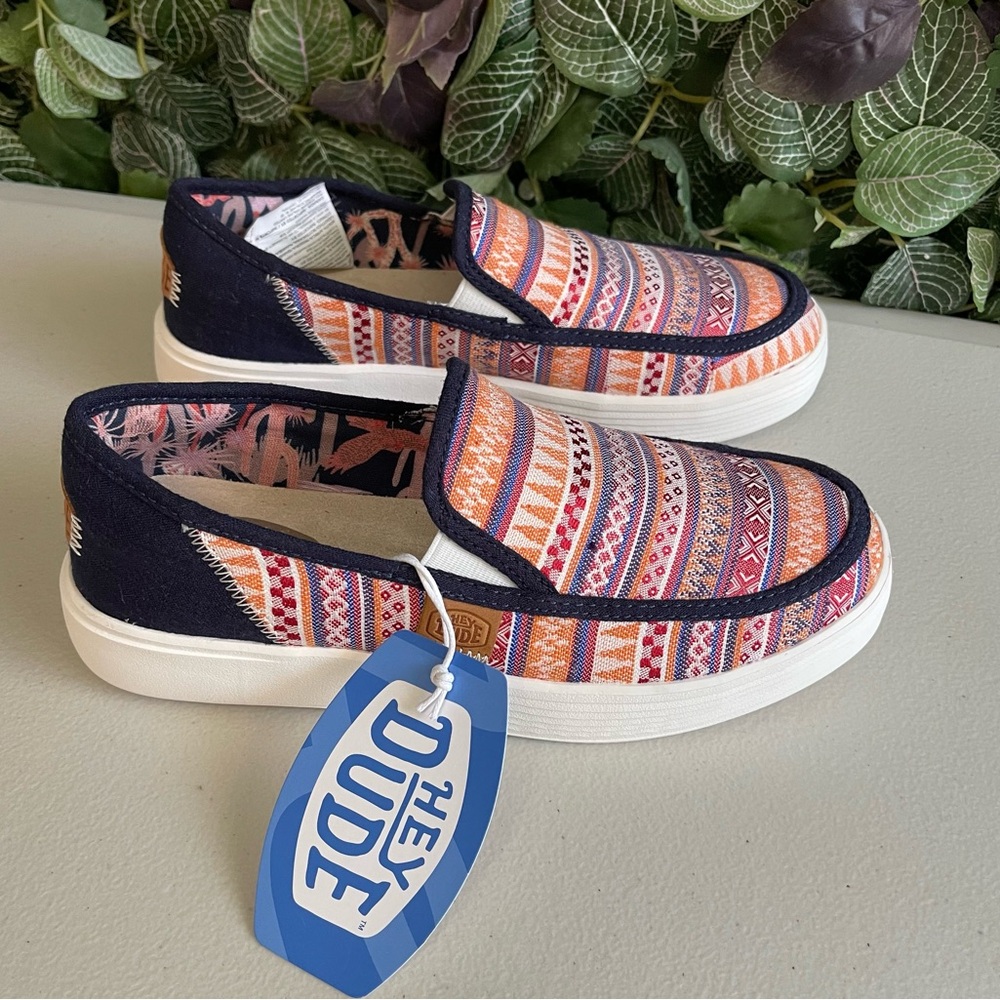 Hey Dude- Women’s Sunapee W Craft
Navy/Multi bohemian size 7